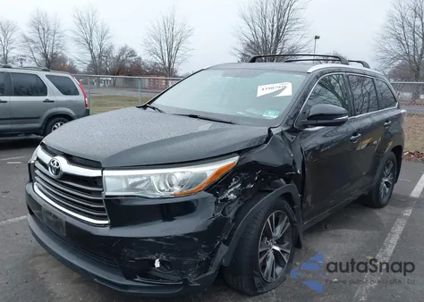2016 Toyota Highlander Xle V6 z USA, uszkodzony, nr VIN 5TDJKRFH3GS338760